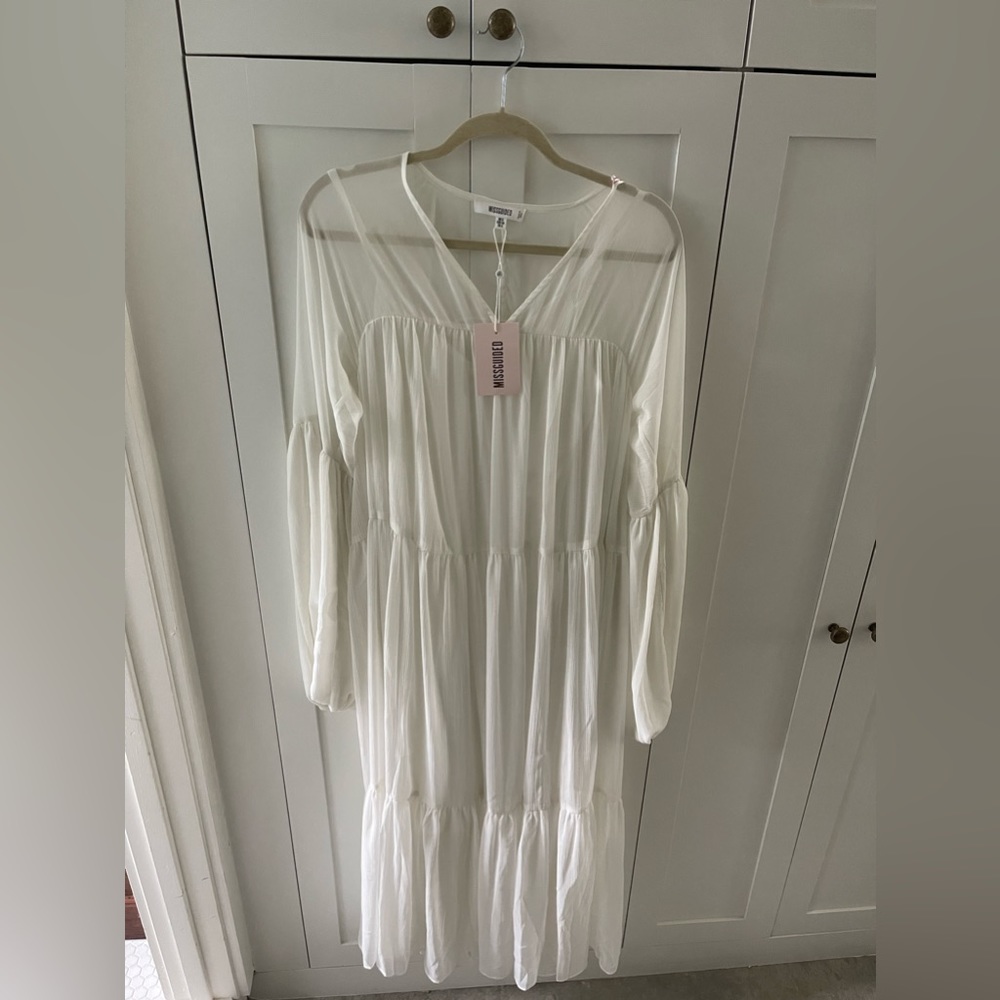 Misguided Tiered V Neck Maxi Dress Size 4 in Cream
